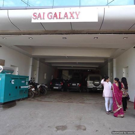 Hotel Sai Galaxy Inn Širdi Exteriér fotografie