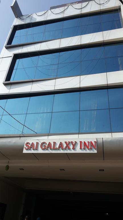 Hotel Sai Galaxy Inn Širdi Exteriér fotografie
