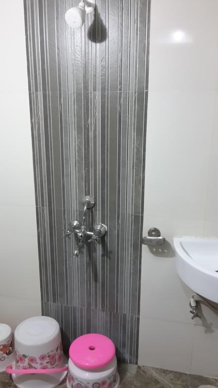 Hotel Sai Galaxy Inn Širdi Exteriér fotografie